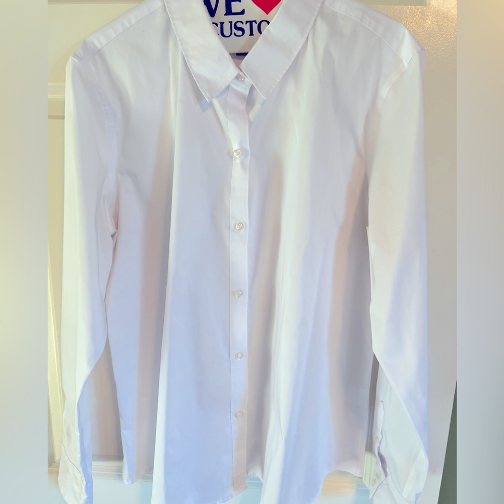 Liz Claiborne white wrinkle free women’s button down white shirt.